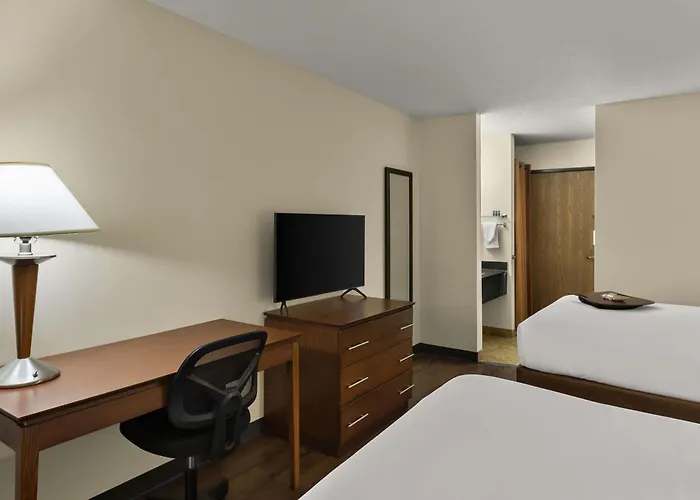 Best Western Lakewood Inn