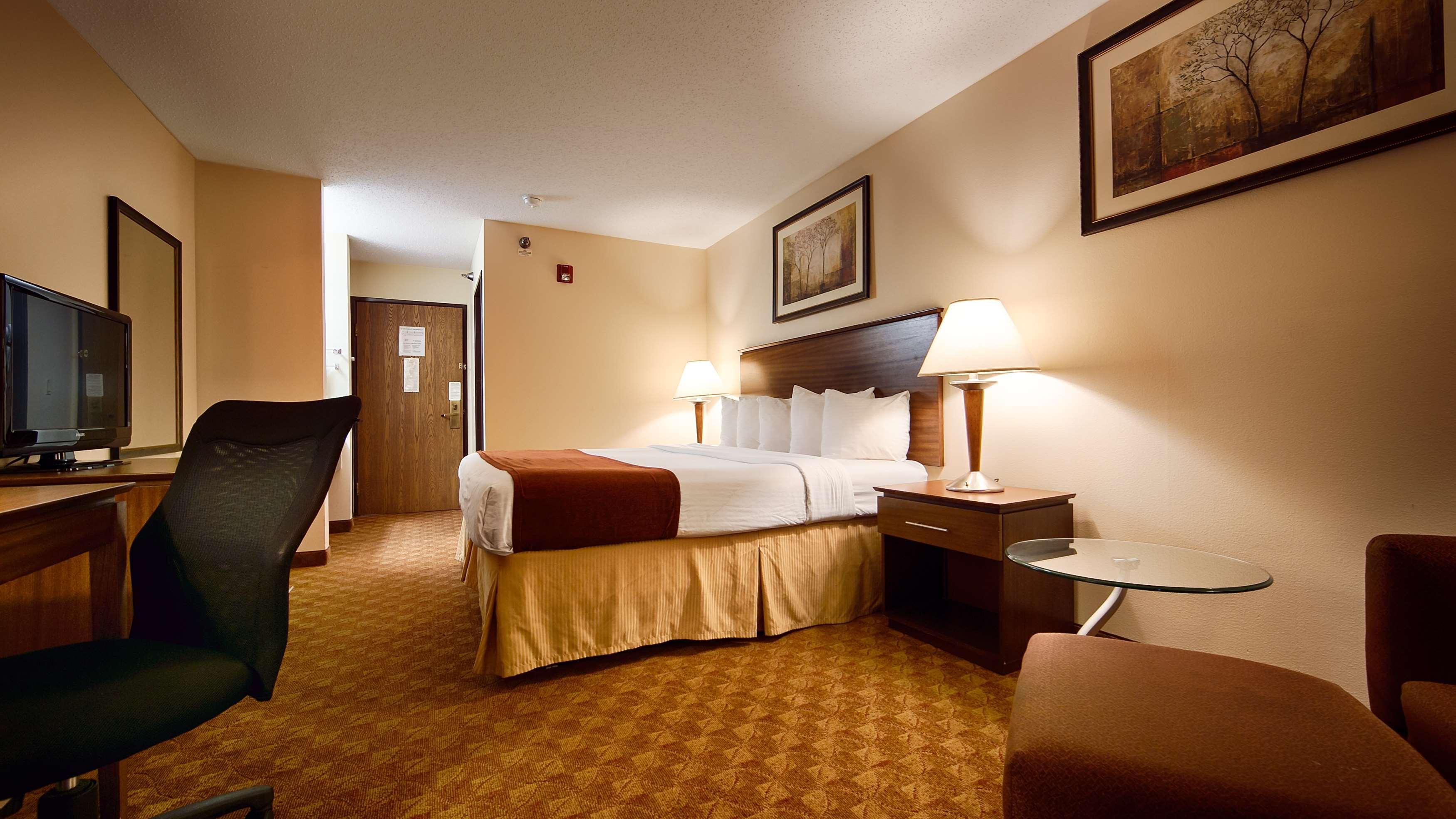 Western Lakewood 3*