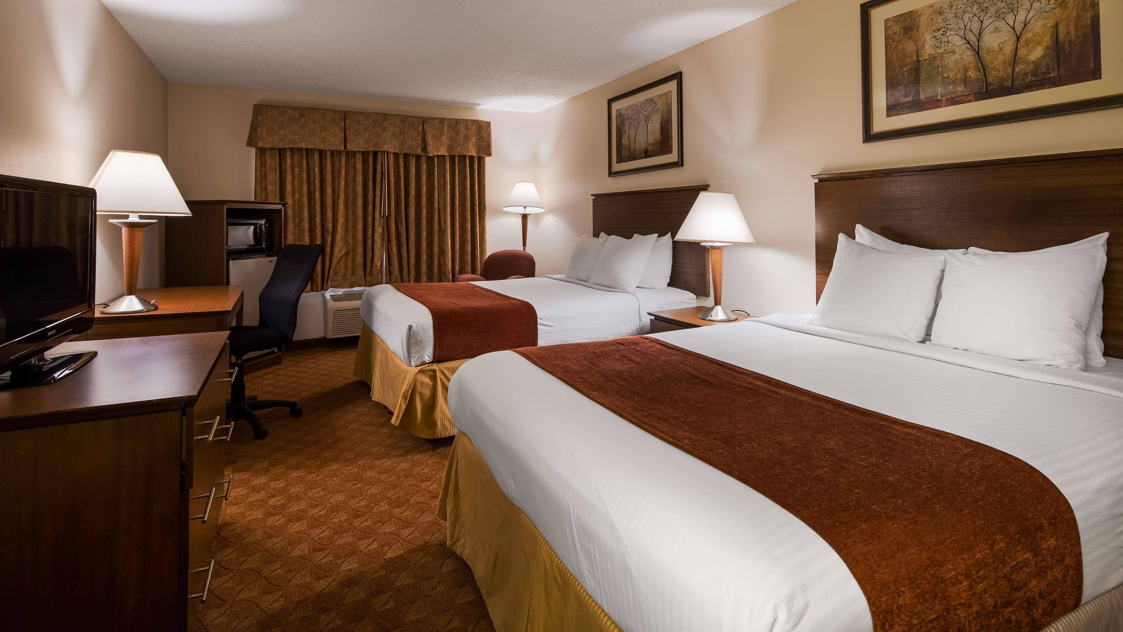 Hotel Western Lakewood 3*