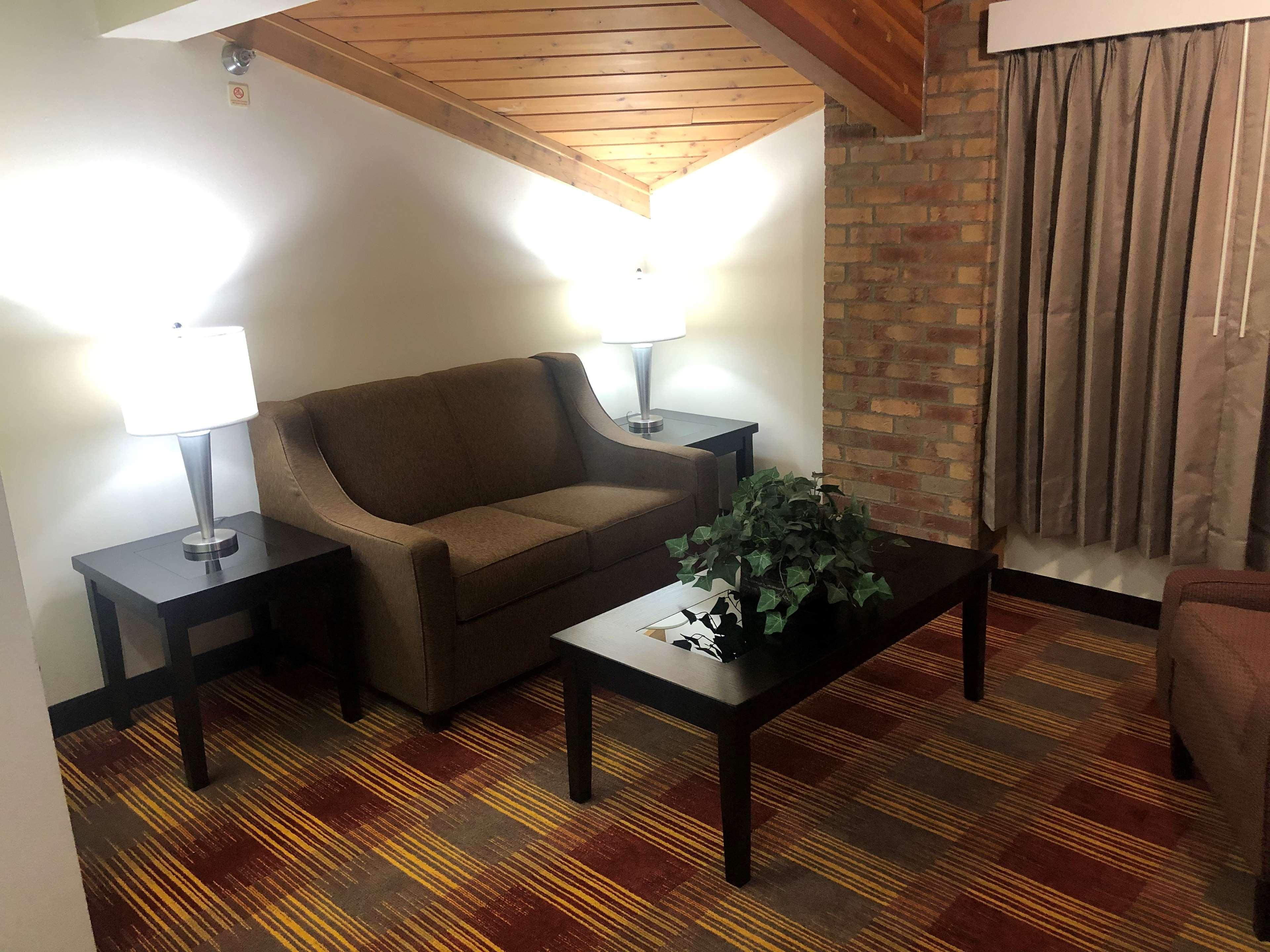 Western Lakewood Hotel 3*