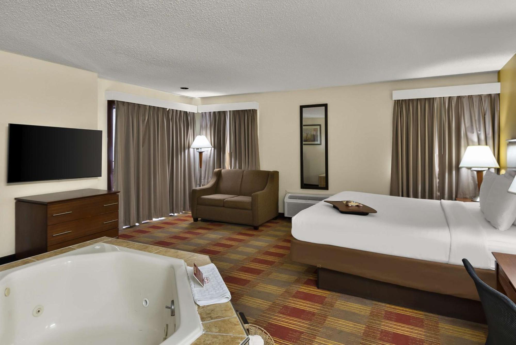 Hotel Western Lakewood Hebron