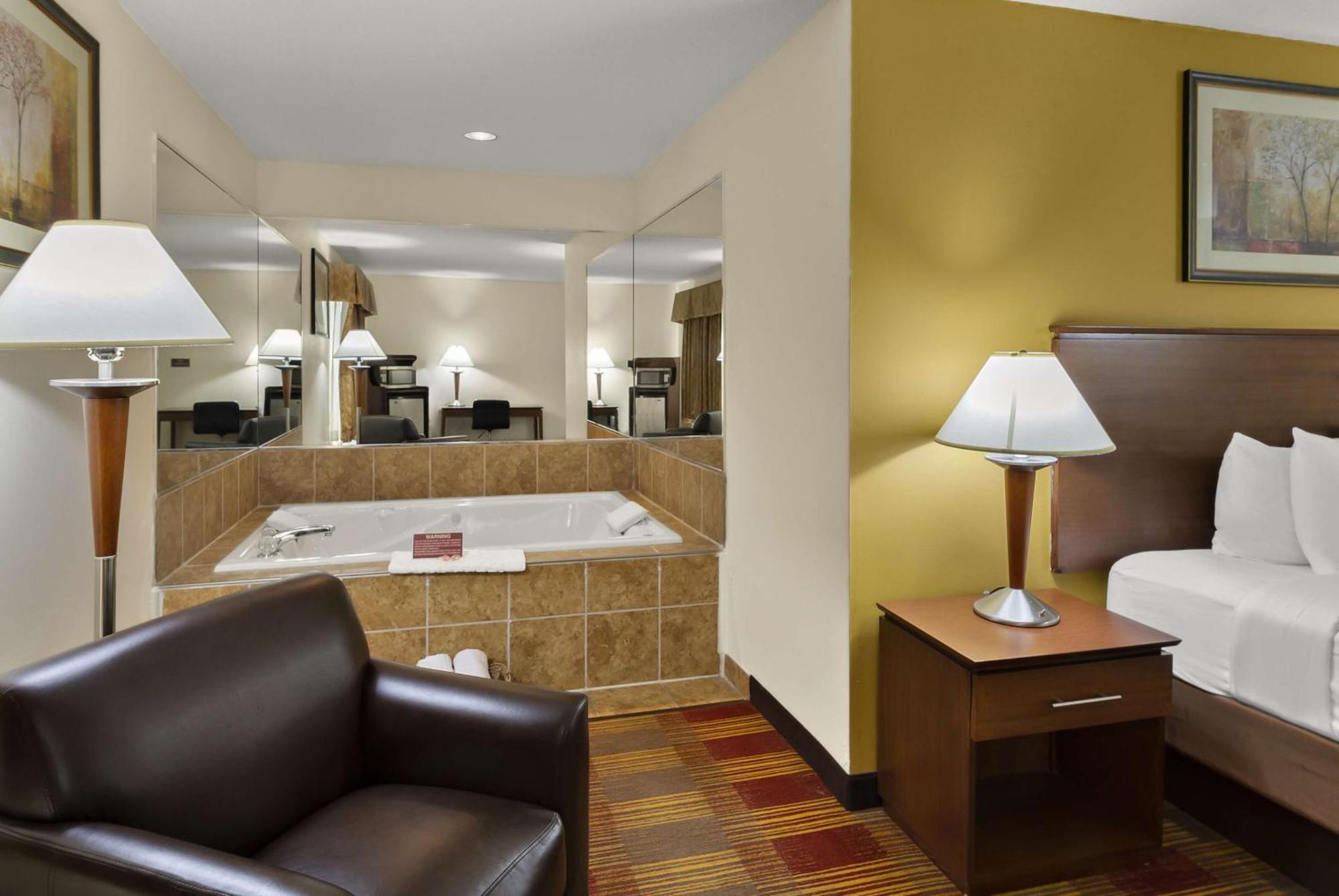 Hotel Western Lakewood