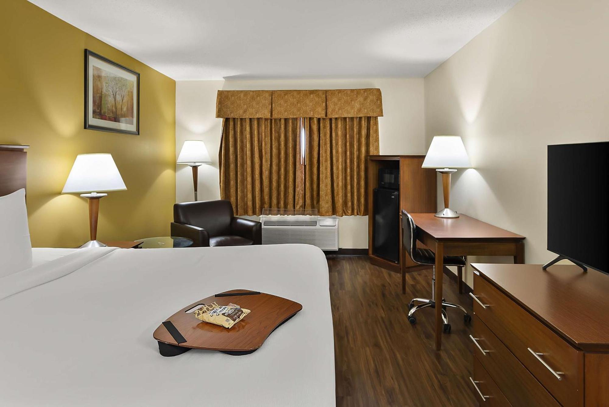 Western Lakewood Hotel 3*