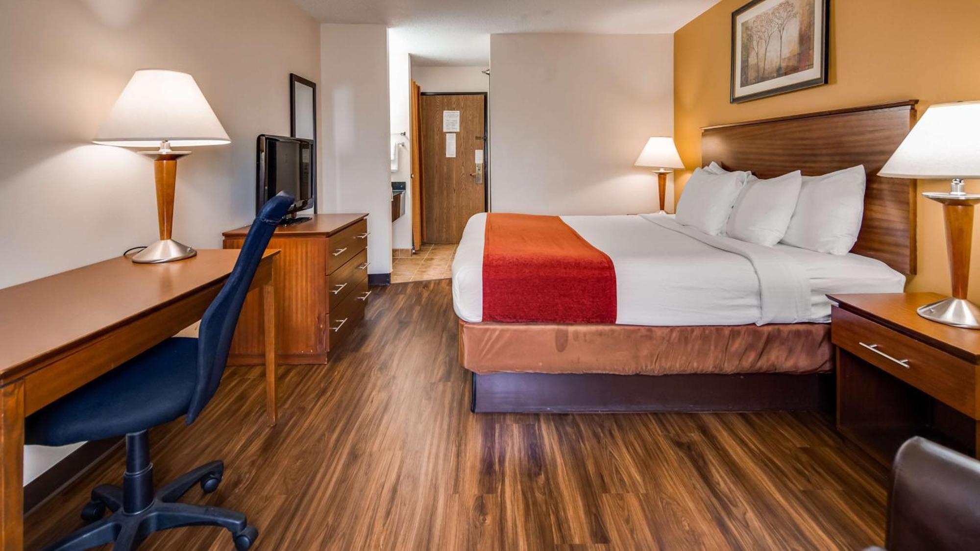 Hotel Western Lakewood 3*