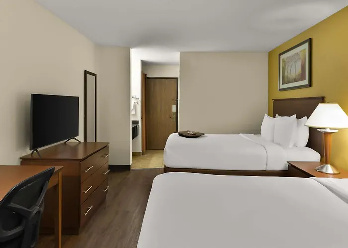 Best Western Lakewood Inn
