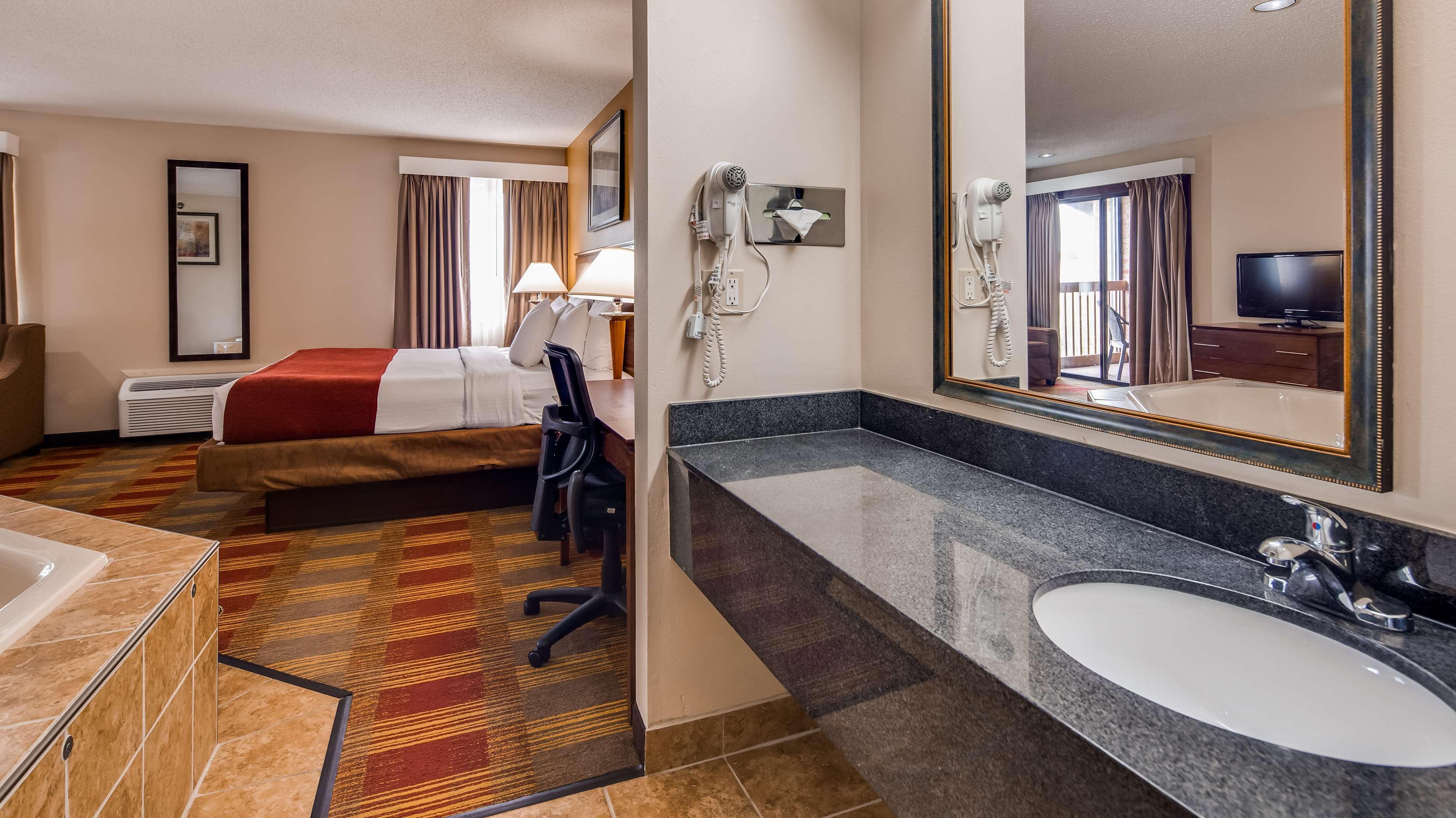 Hotel Western Lakewood 3*