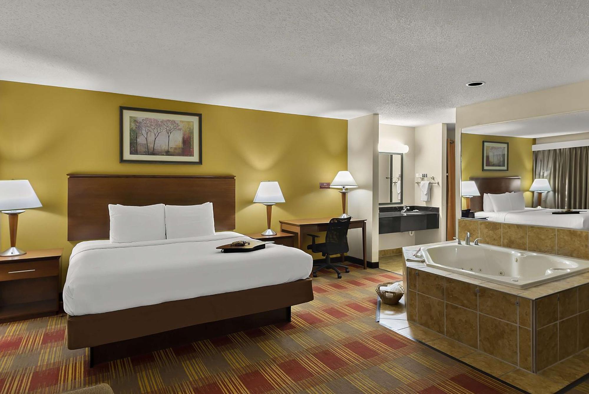 Best Western Lakewood Hotel